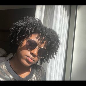 Meet your Posher, Caitlyn